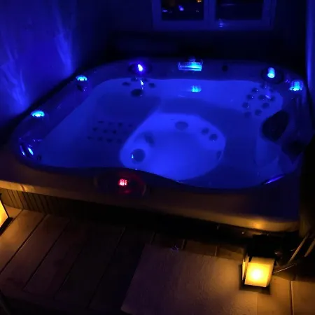 Renovated Mountain Farm With Hot Tub *
