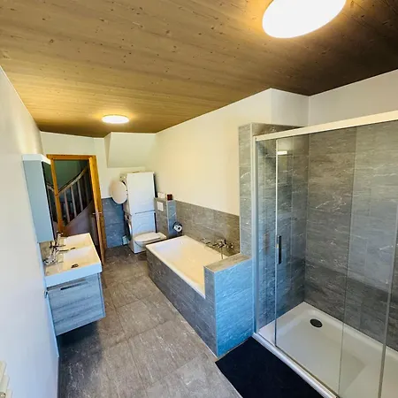 Renovated Mountain Farm With Hot Tub