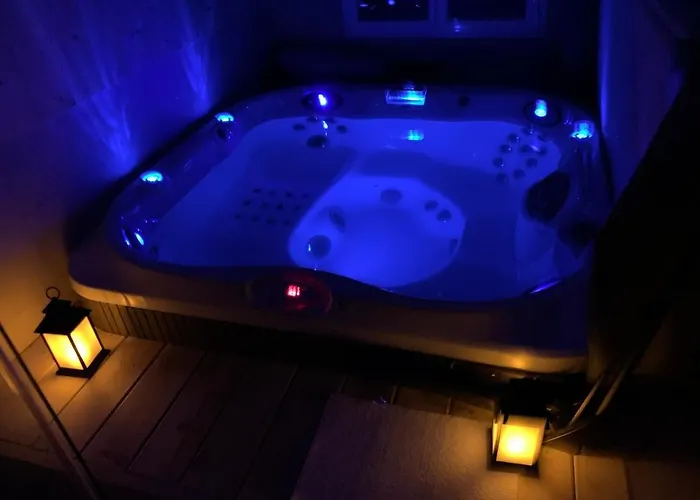 Renovated Mountain Farm With Hot Tub *